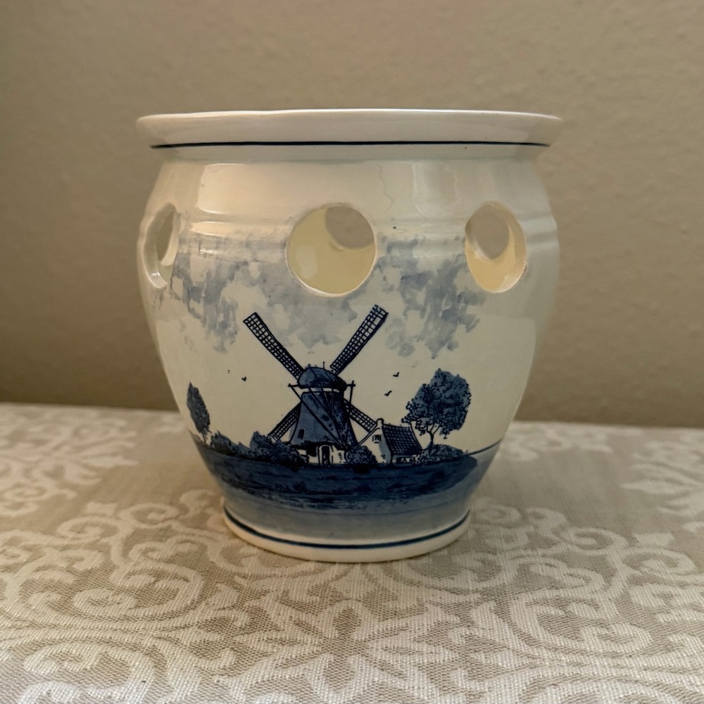 Vintage Delfts Blauw (Blue Delft) Handpainted Ceramic Bulb Pot